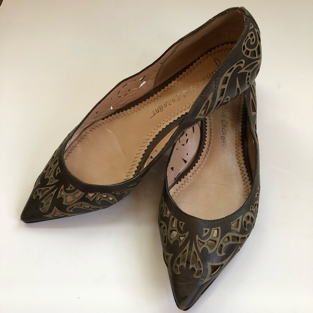 Jean-Michel Cazabat 37(6.5) Nabila pointed flats